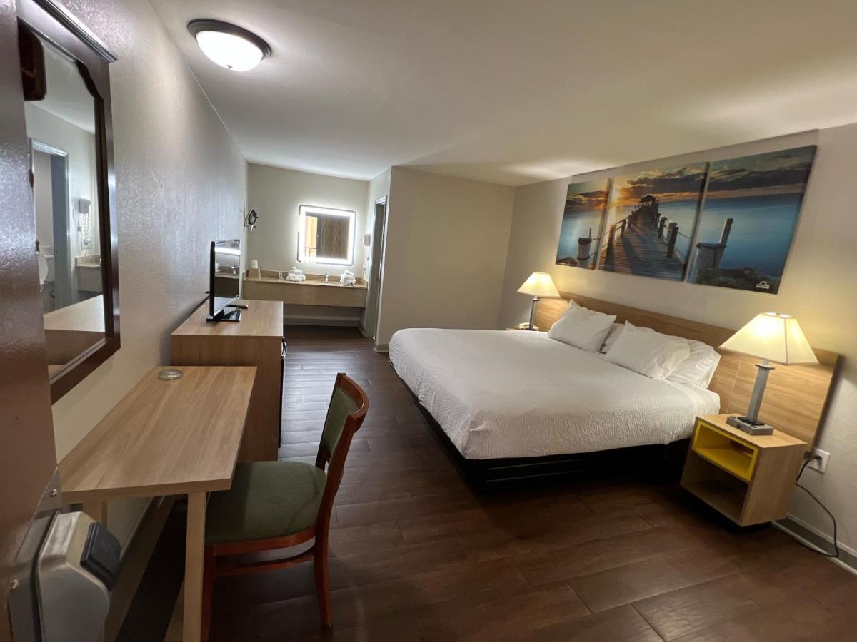 Days Inn By Wyndham אליזבת סיטי מראה חיצוני תמונה