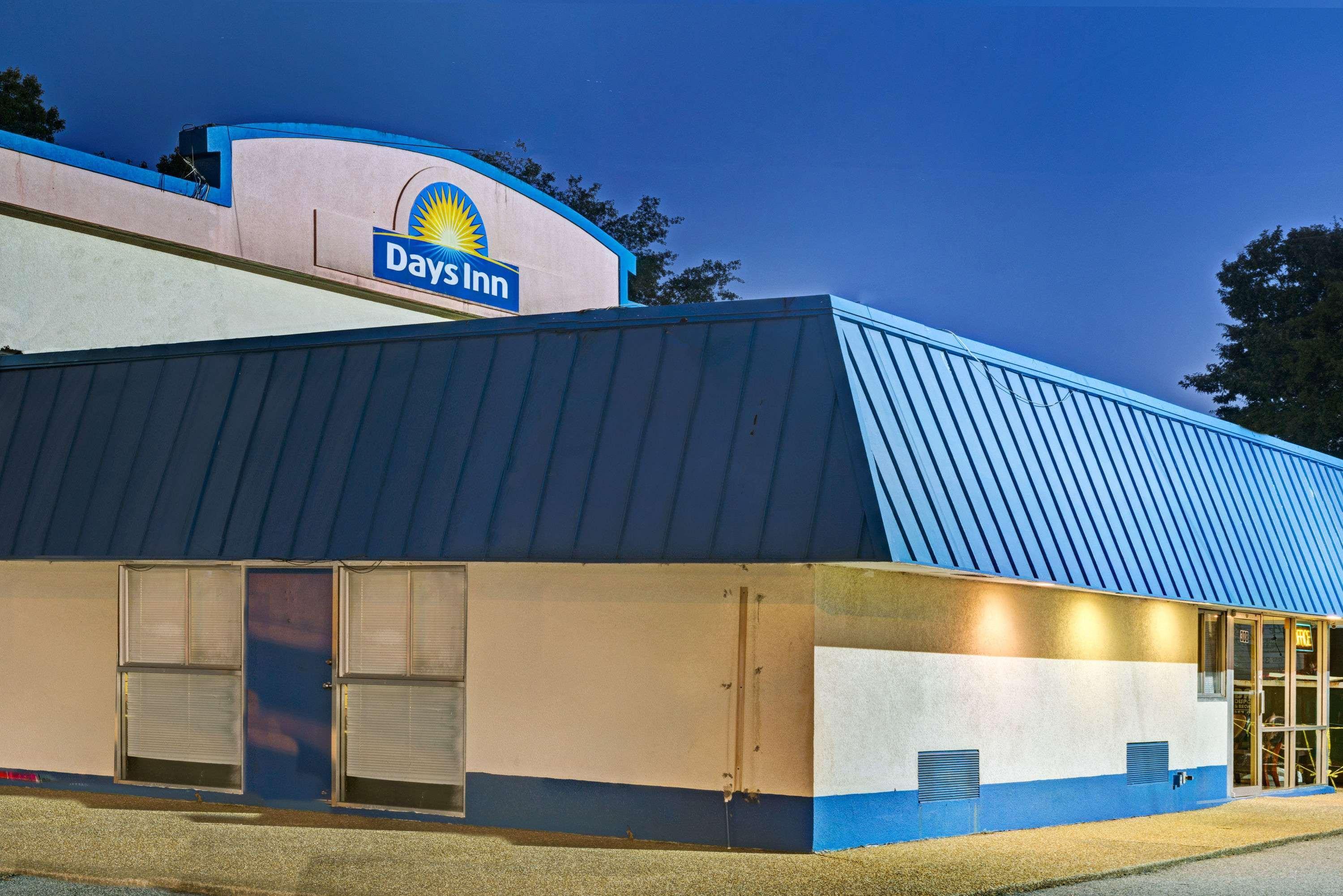 Days Inn By Wyndham אליזבת סיטי מראה חיצוני תמונה